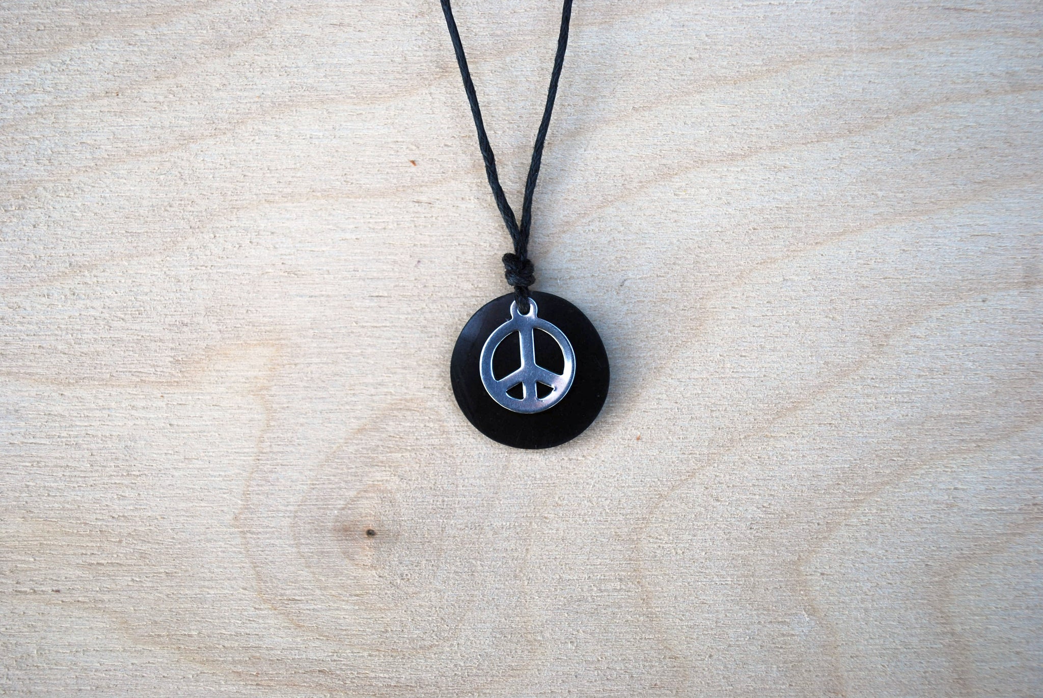 VASSAGO Hippie Style Peace Sign Necklace Peace Sign Pendant Necklace Peace  Symbol Jewelry Stainless Steel 1960s 1970s Hippie Party Dressing  Accessories Necklaces for Men Women : Amazon.co.uk: Fashion