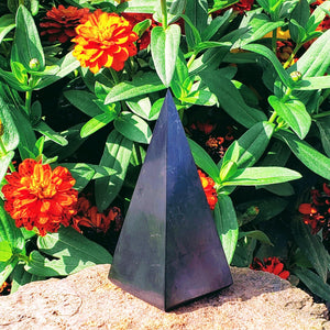 3.5 inch Polished Shungite Pyramid will neutralize radiation in a small room or a 10-foot radius